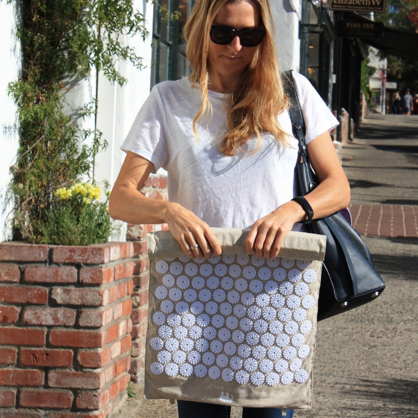 BED OF NAILS ECO 指圧 トラベルマット 8,820 ツボ BED OF NAILS ECO 指圧 トラベルマット 8,820 ツボ - メルカリ